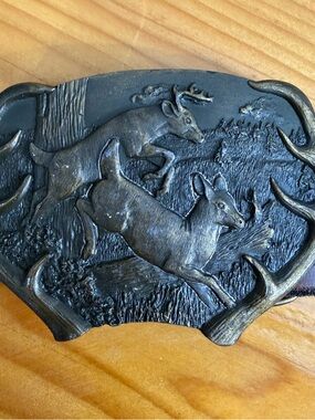 Vintage Deer Relief Belt Buckle - Dark Bronze Finish With Leather Belt